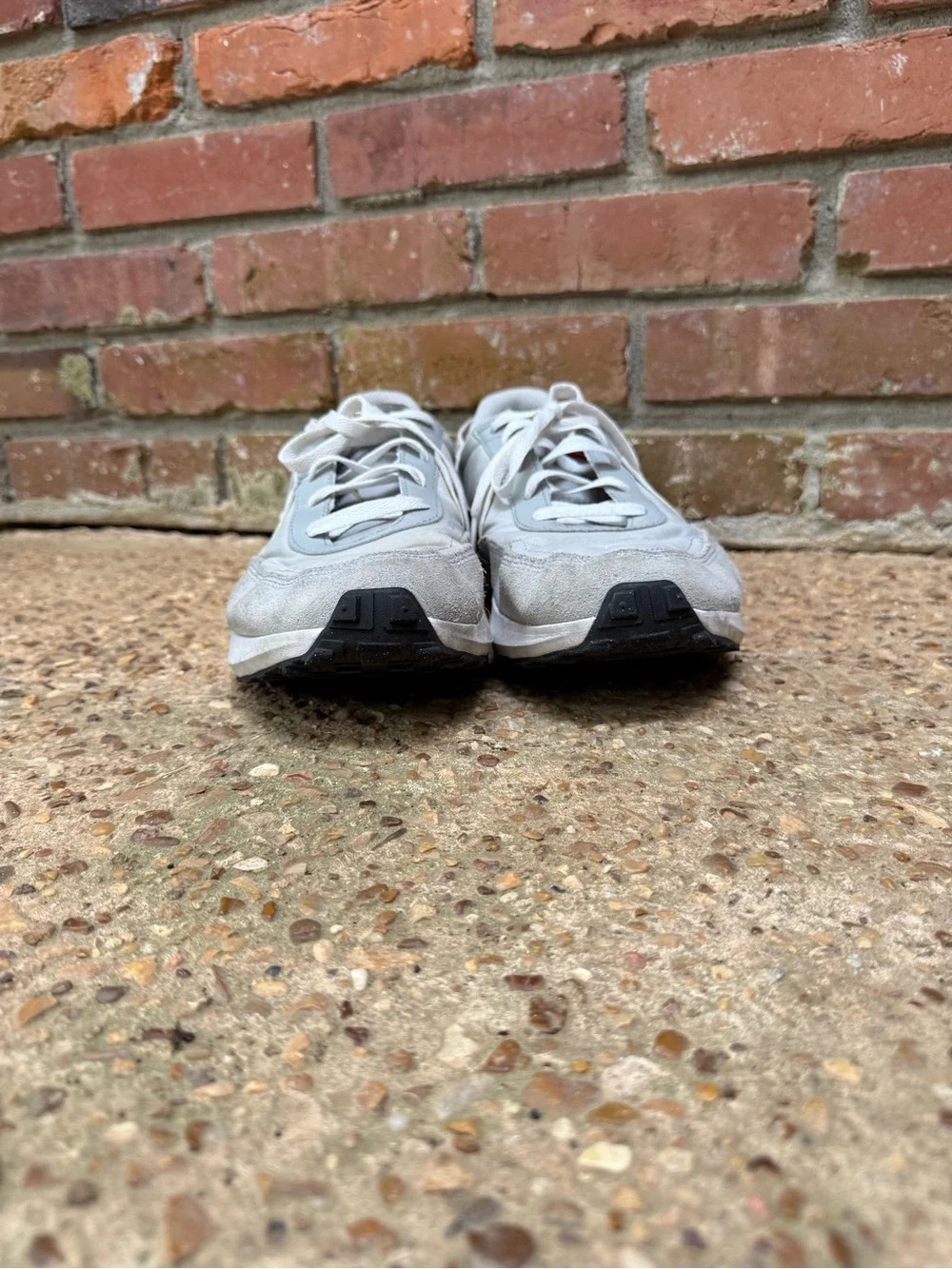 Men's Nike Casual Lace-Up Sneakers in Light Gray